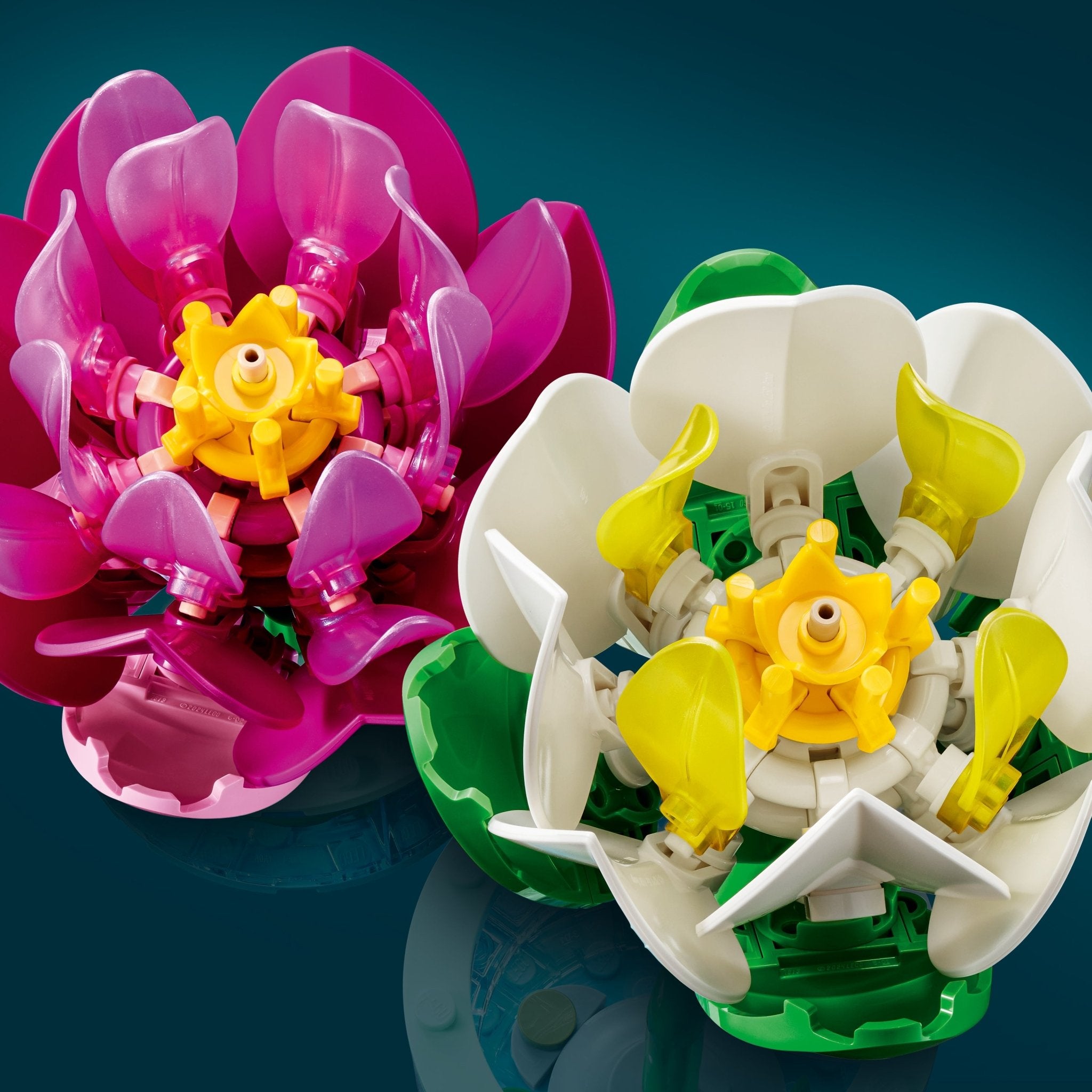 LEGO® Botanicals Water Lilies Building Toy 11511 Vase - Image 6