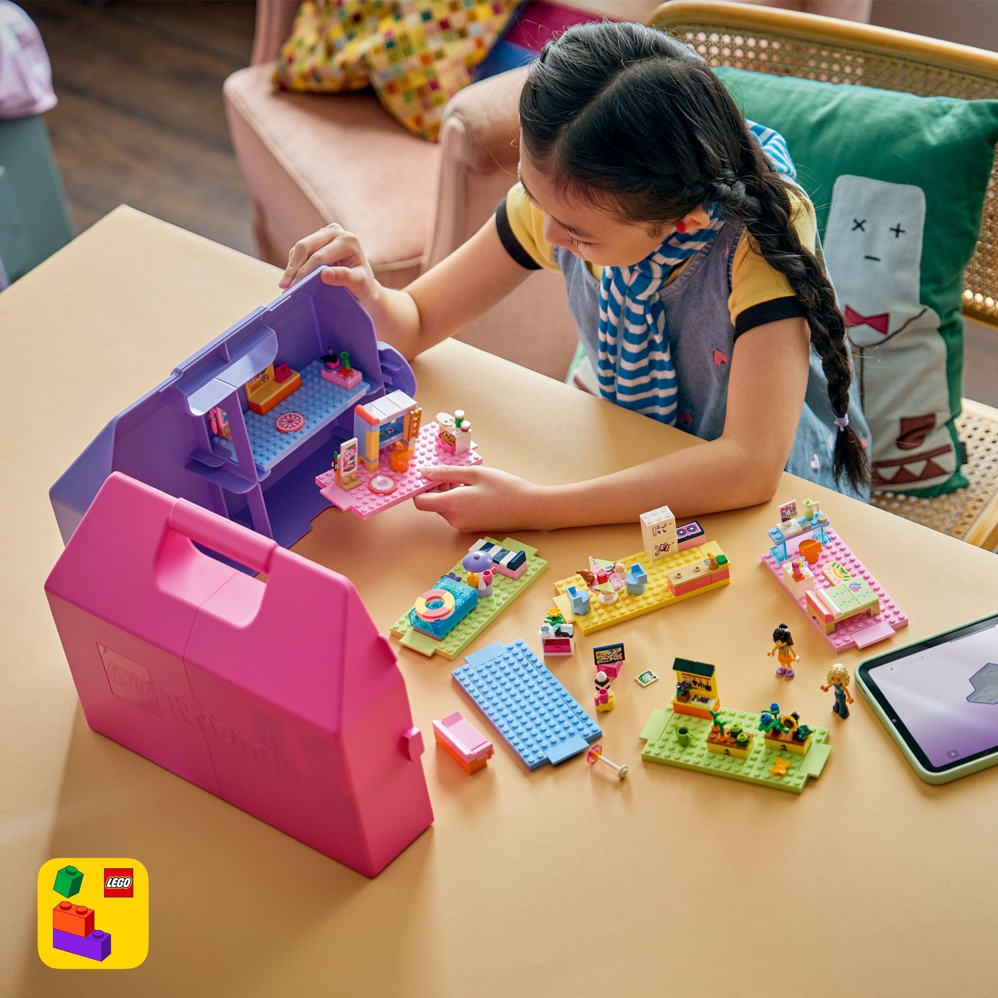 LEGO® Friends Creative Dollhouse Suitcase 42697 Toy - Image 6