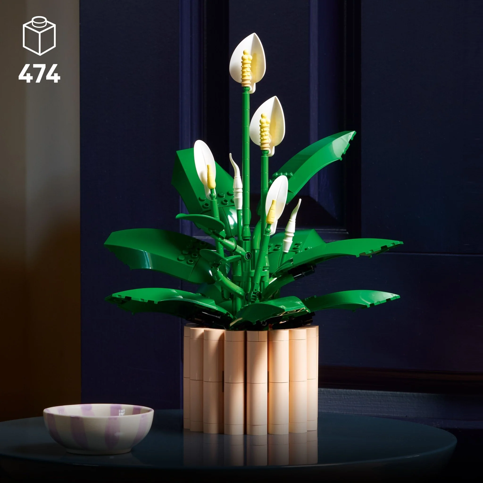 LEGO® Botanicals LEGO® Peace Lily Flower Decor 11504 Pot - Image 2