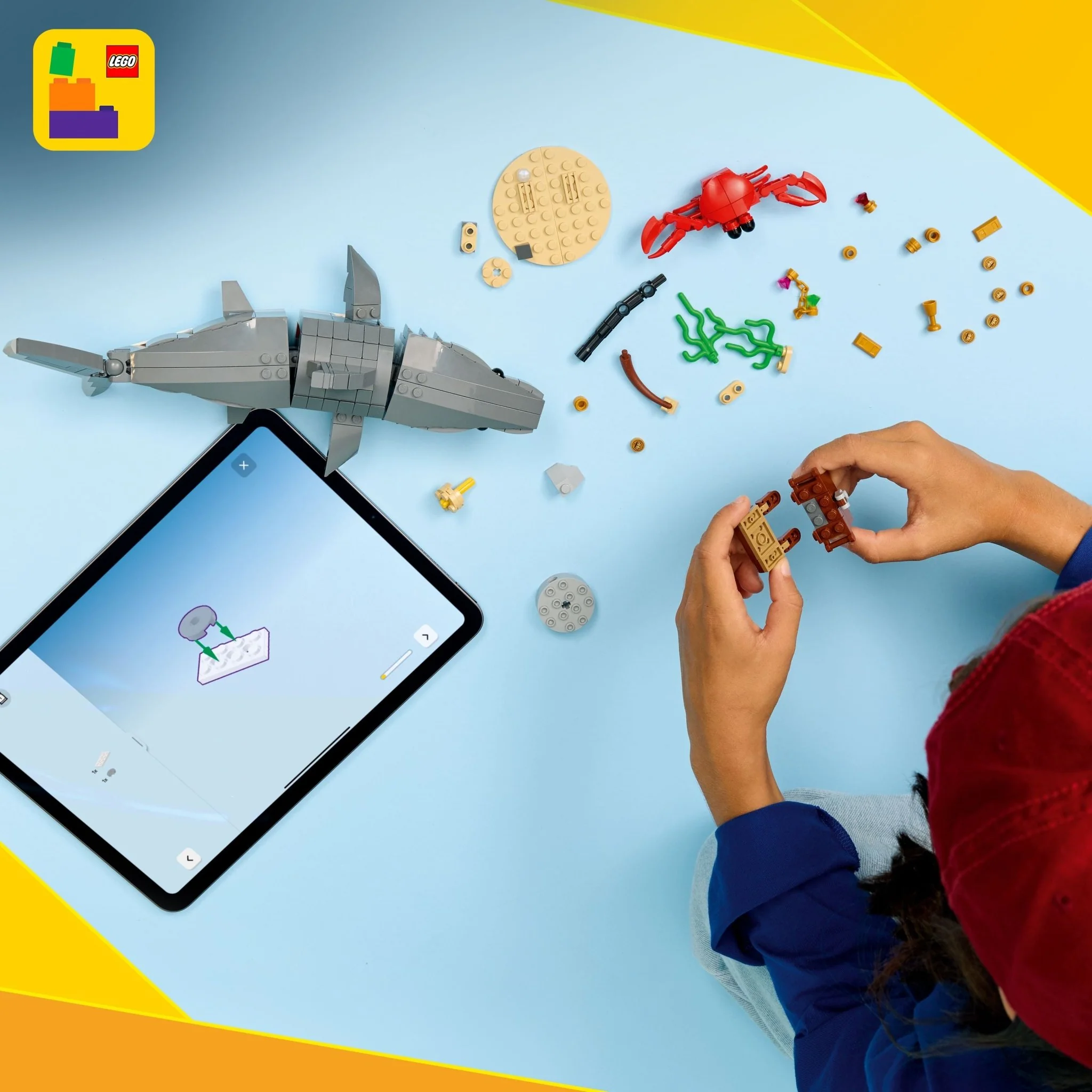 LEGO® Creator LEGO® Fierce Shark with a Treasure Chest 31381 Toy - Image 6