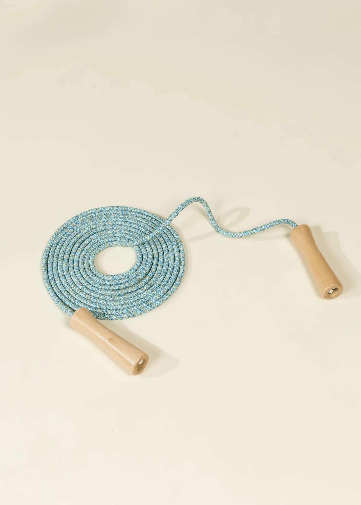 Coco Village Extra-Long Wooden Handle Skipping Rope – Ocean Twist Toy - Image 2