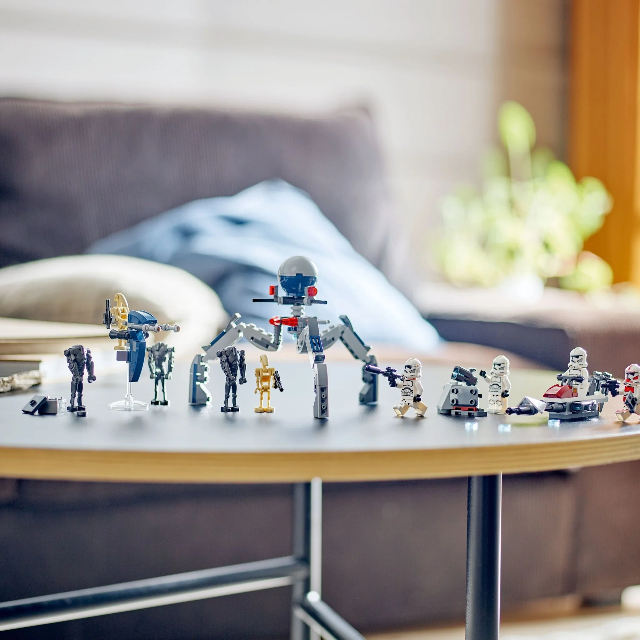 LEGO® Star WarsTM Clone TrooperTM & Battle DroidTM Battle Pack 75372 Bike - Image 12