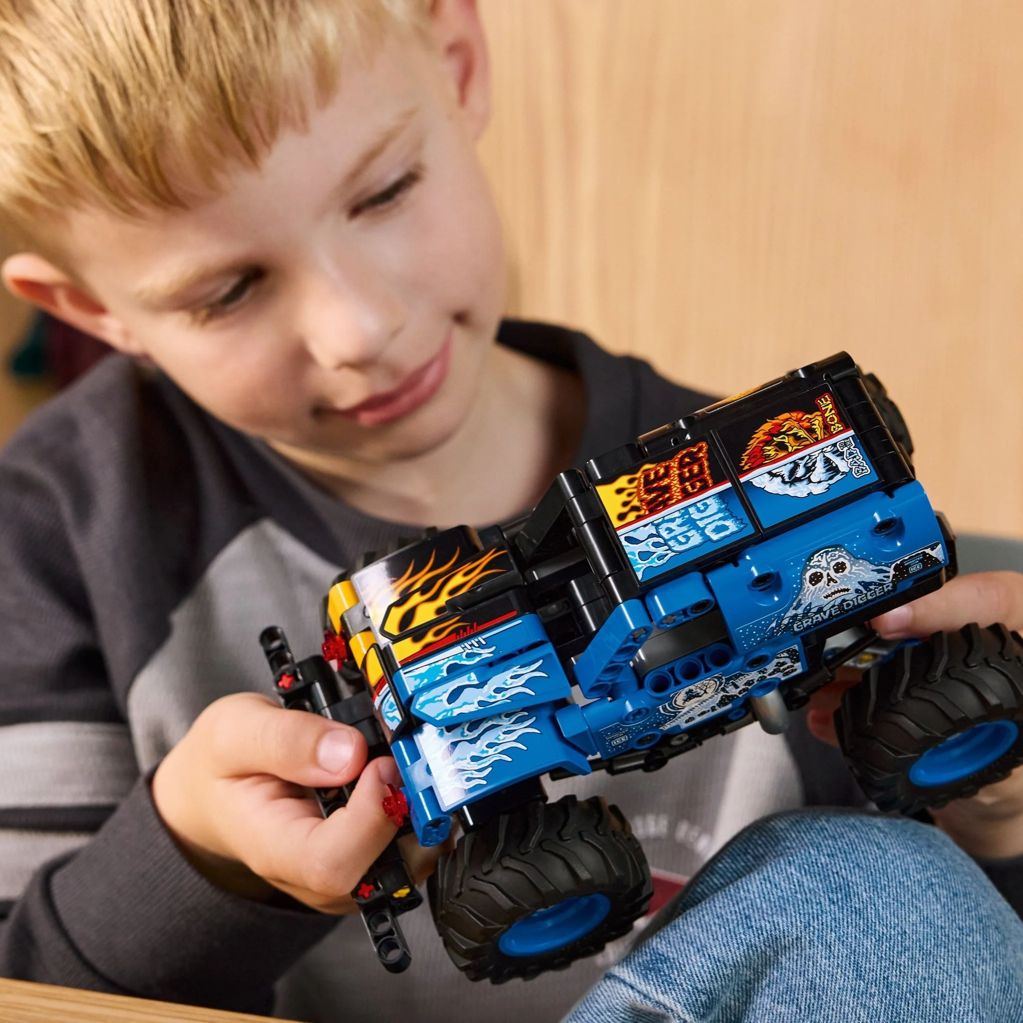 LEGO® Technic LEGO® Monster Jam Grave Digger Fire and Ice 42219 Toy - Image 5