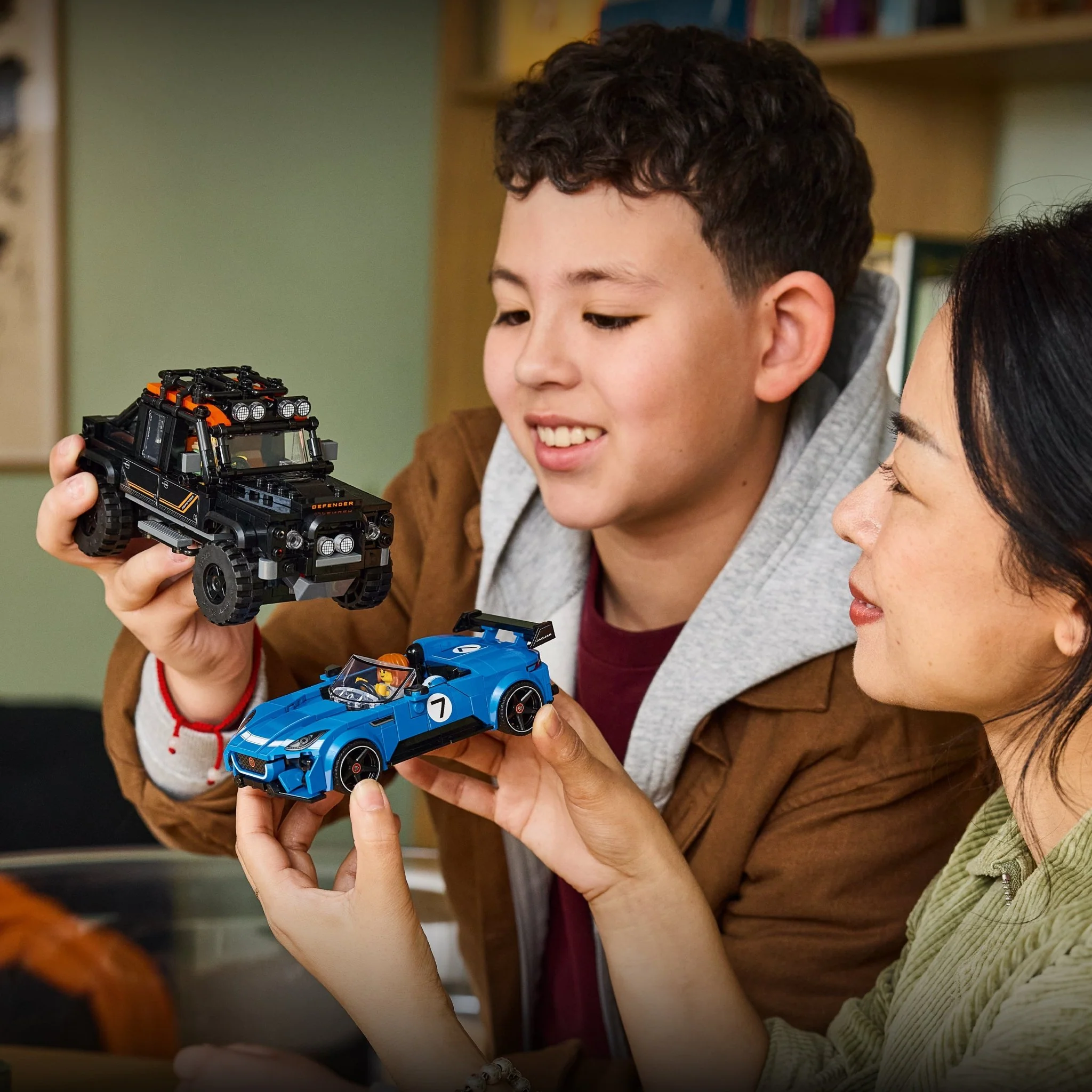 LEGO® Speed Champions Jaguar Project 7 & Land Rover Defender 77264 Toy - Image 3